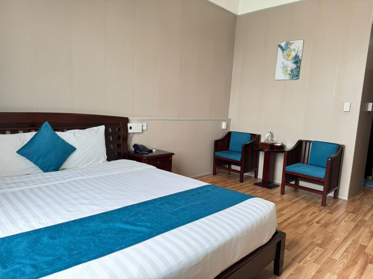 Hung Vuong Hotel Quảng Ngãi Exterior foto