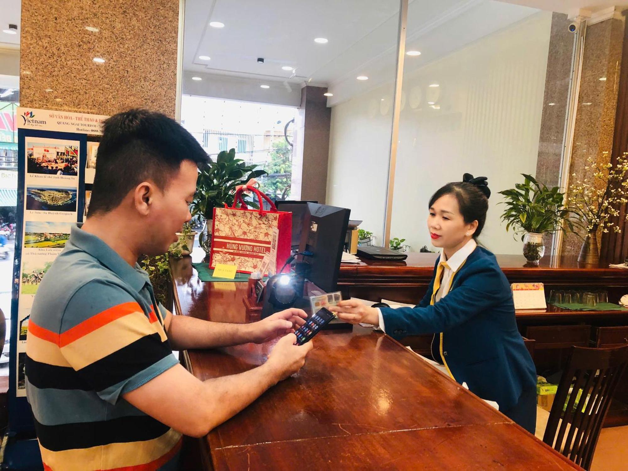 Hung Vuong Hotel Quảng Ngãi Exterior foto