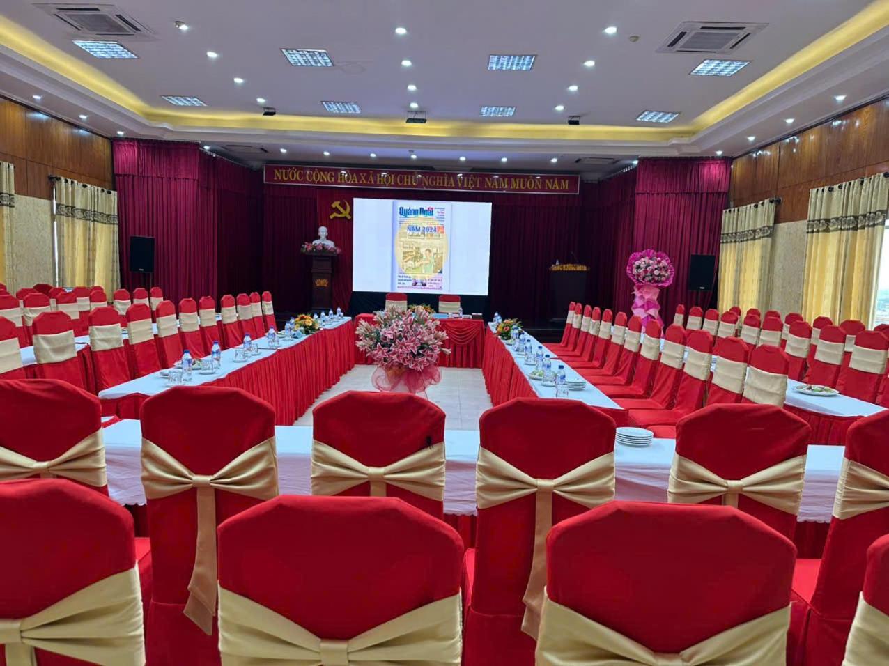 Hung Vuong Hotel Quảng Ngãi Exterior foto